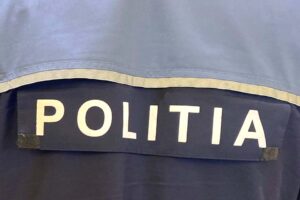 Două femei din Alba Iulia cercetate de polițiști, după ce i-ar fi furat unei varstnice din Teiuș banii și bijuretiile
